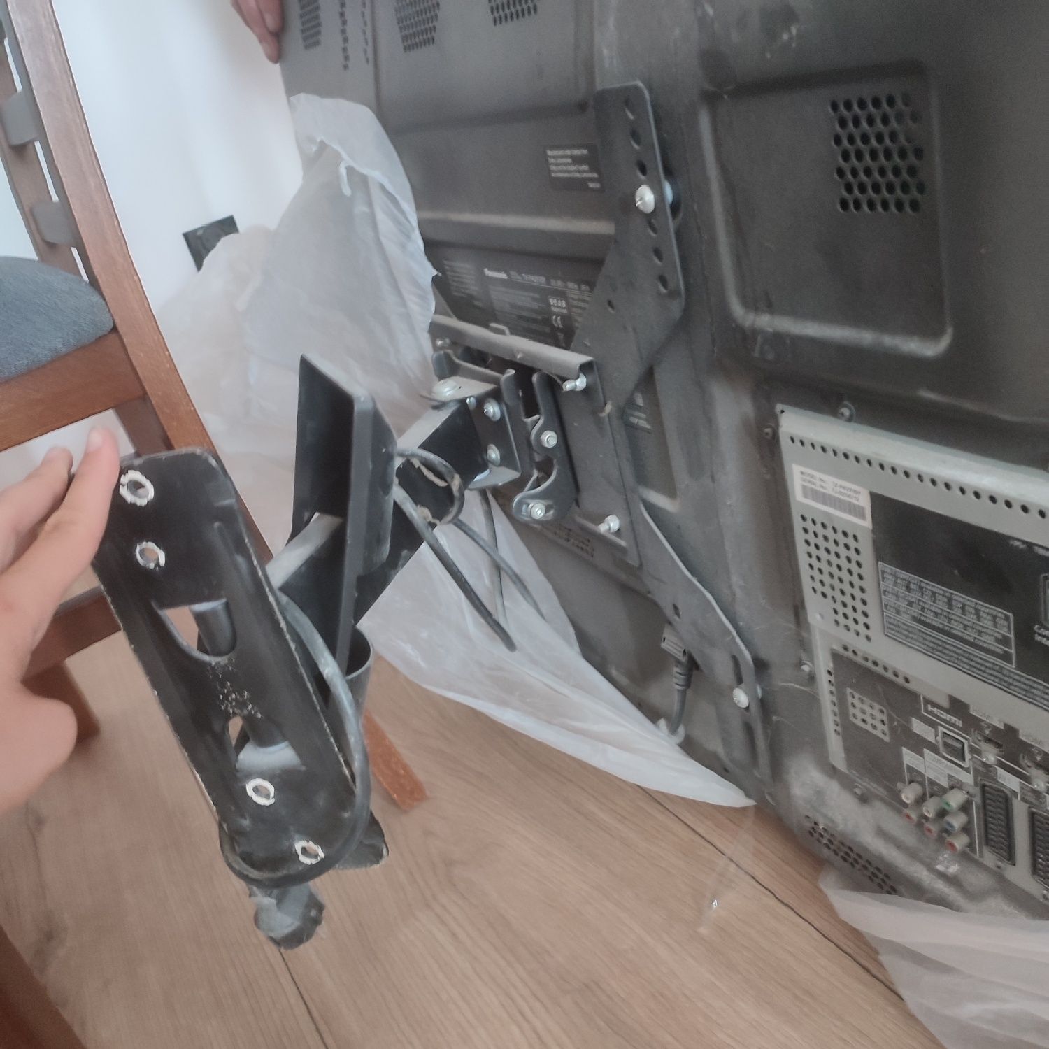 Panasonic viera z wieszakiem