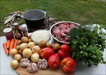 Продукти заберу любі непотрібні для годування тварин