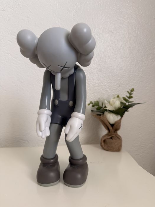 Boneco Kaws 37 Cm
