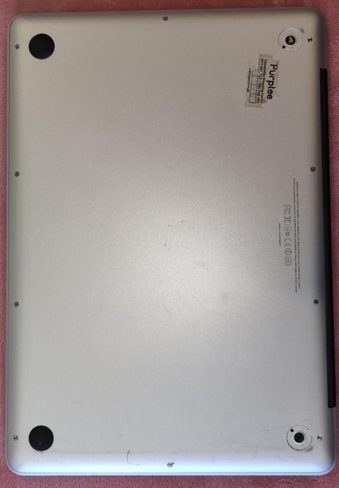 MacBook pro mid 2012, Core i5 3210m, 16 gb RAM, SSD não incluído.