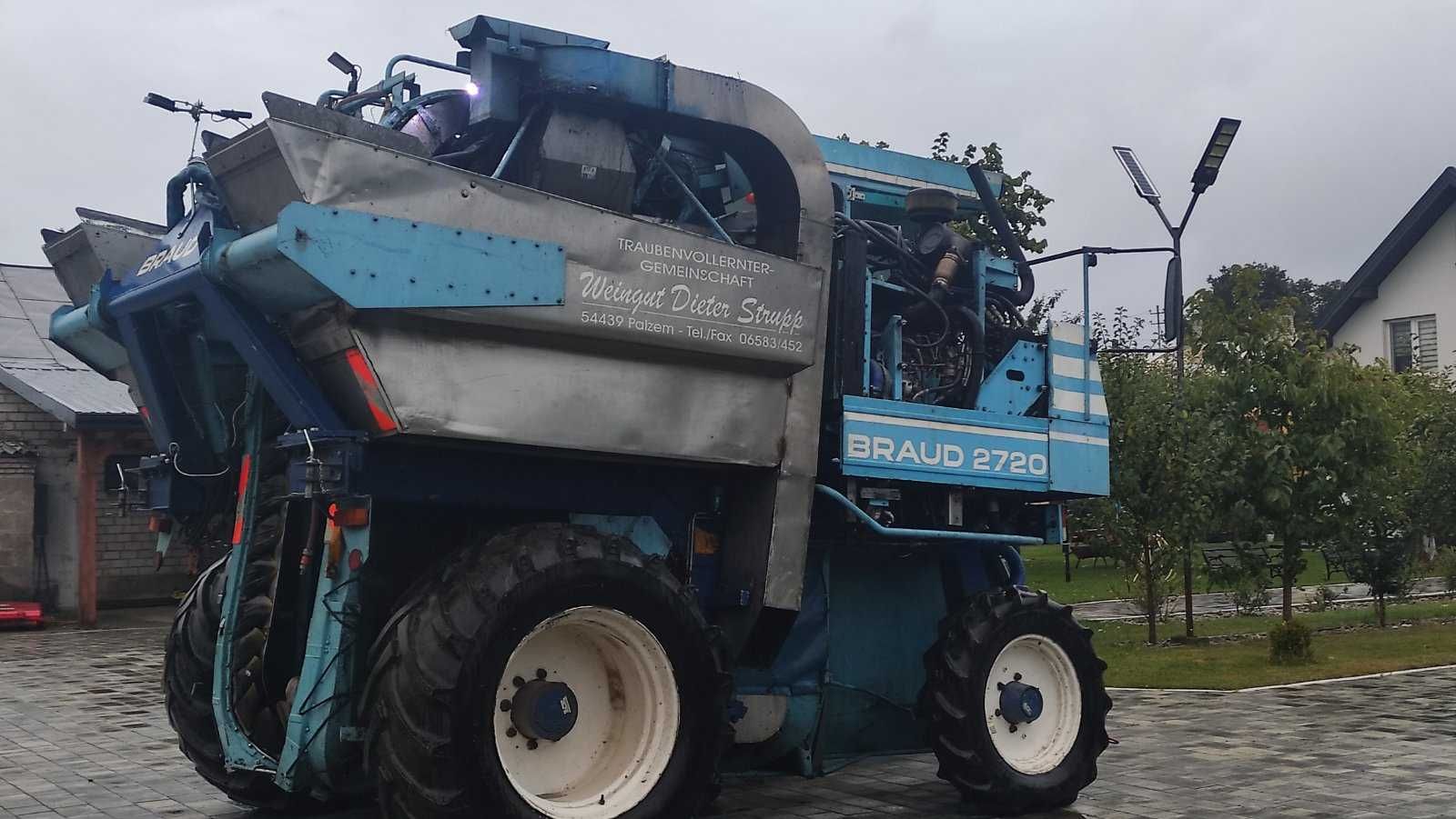 New Holland Braud 2720 Kombajn do zbioru aronii porzeczki