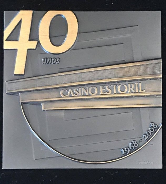 Livro 50 anos do Casino do Estoril + medalha comemorativa