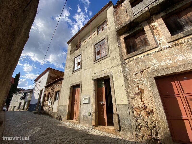 Moradia Geminada T3 / Castelo Branco, Ninho do Açor e Sobral do Campo