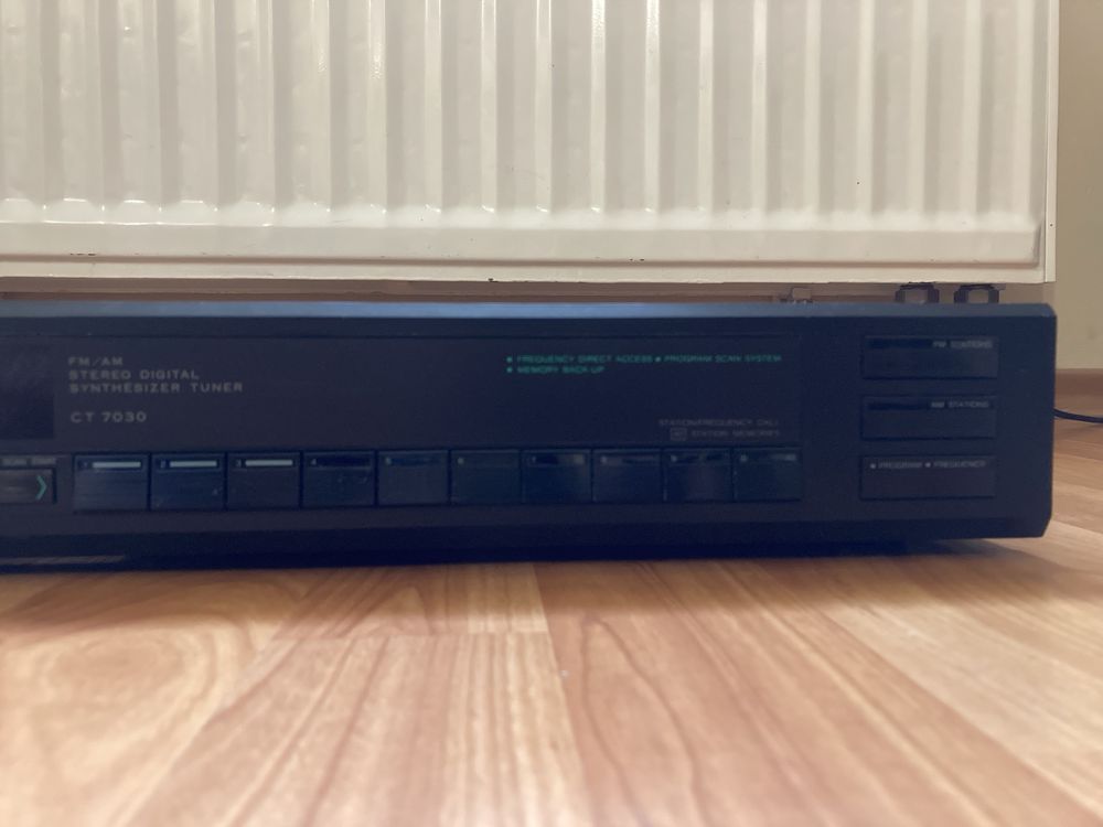 Tuner radio DUAL CT 7030