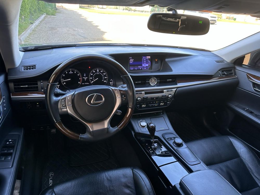 Продам Lexus ES 2014