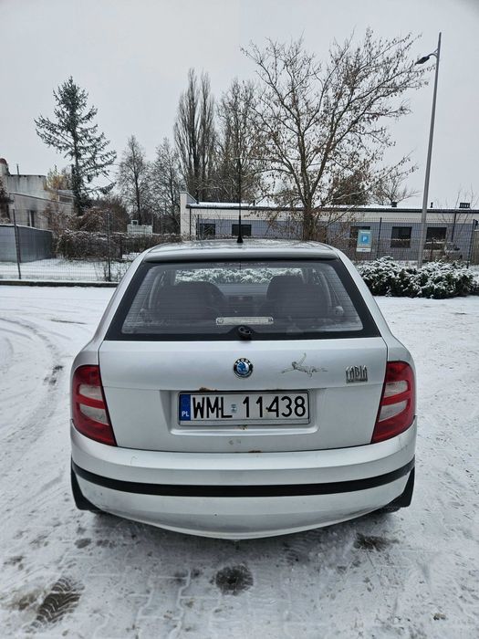 Skoda Fabia 1.4 gaz butla 9 lat nowy przegląd od do maja 2026