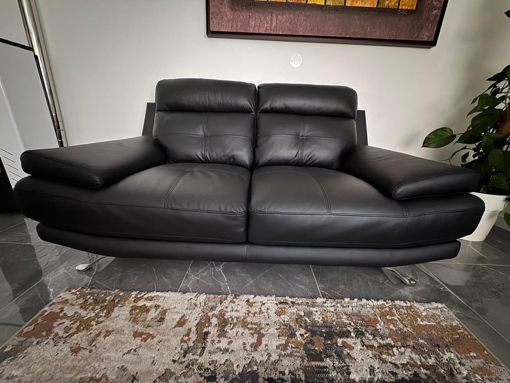 Vendo sofás em pele preta - Conforama modelo Hawaii