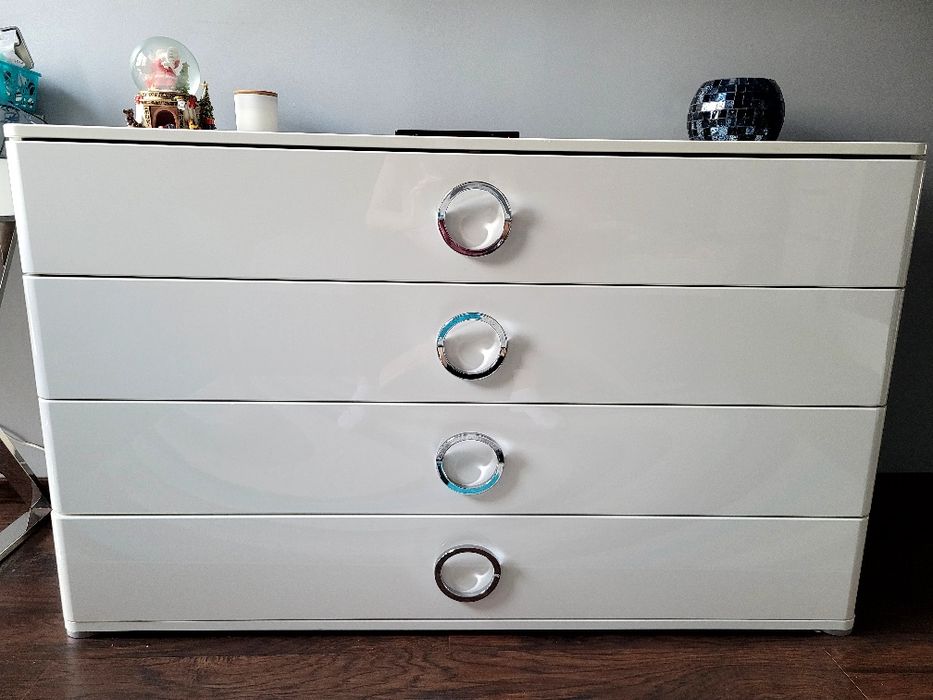 Komoda +2 szafki nocne