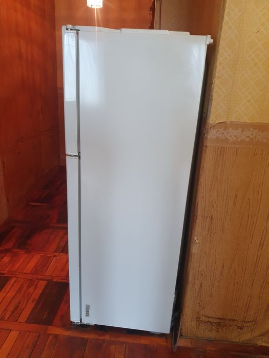 Холодильник LG чудовий стан