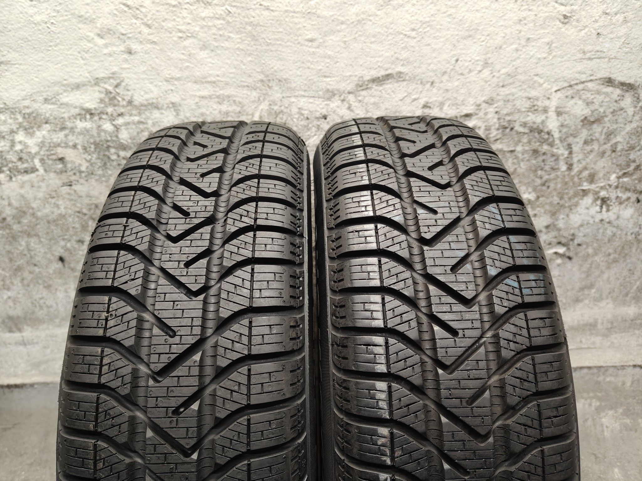 2X 175/65R15 Opony Zimowe Pirelli 8mm