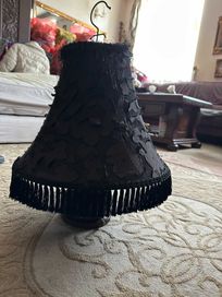 Lampka z czarnym kloszem drewniana