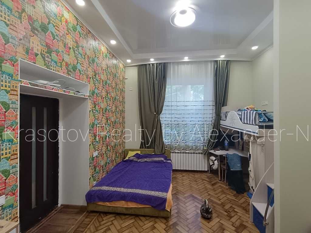 Французский б-р: продам дом на две 2 ком квартиры в престижном районе!