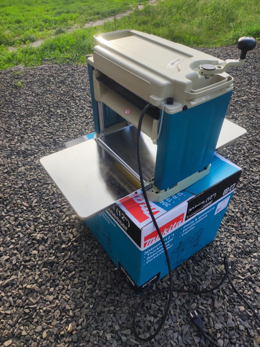 Продам рейсмус Makita 2012 NB