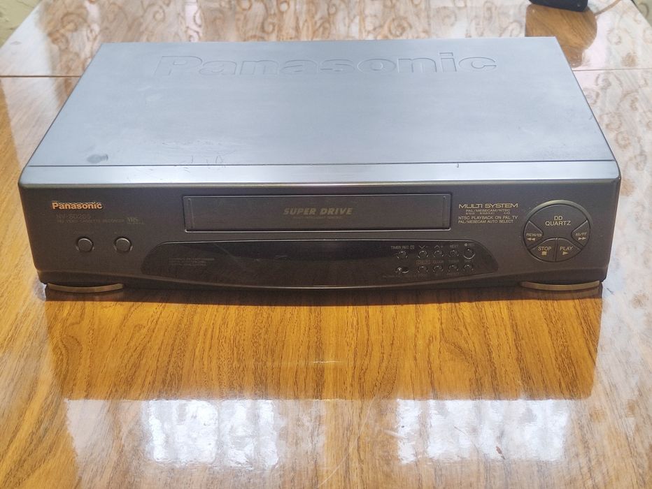 Panasonic  видеомагнитофон