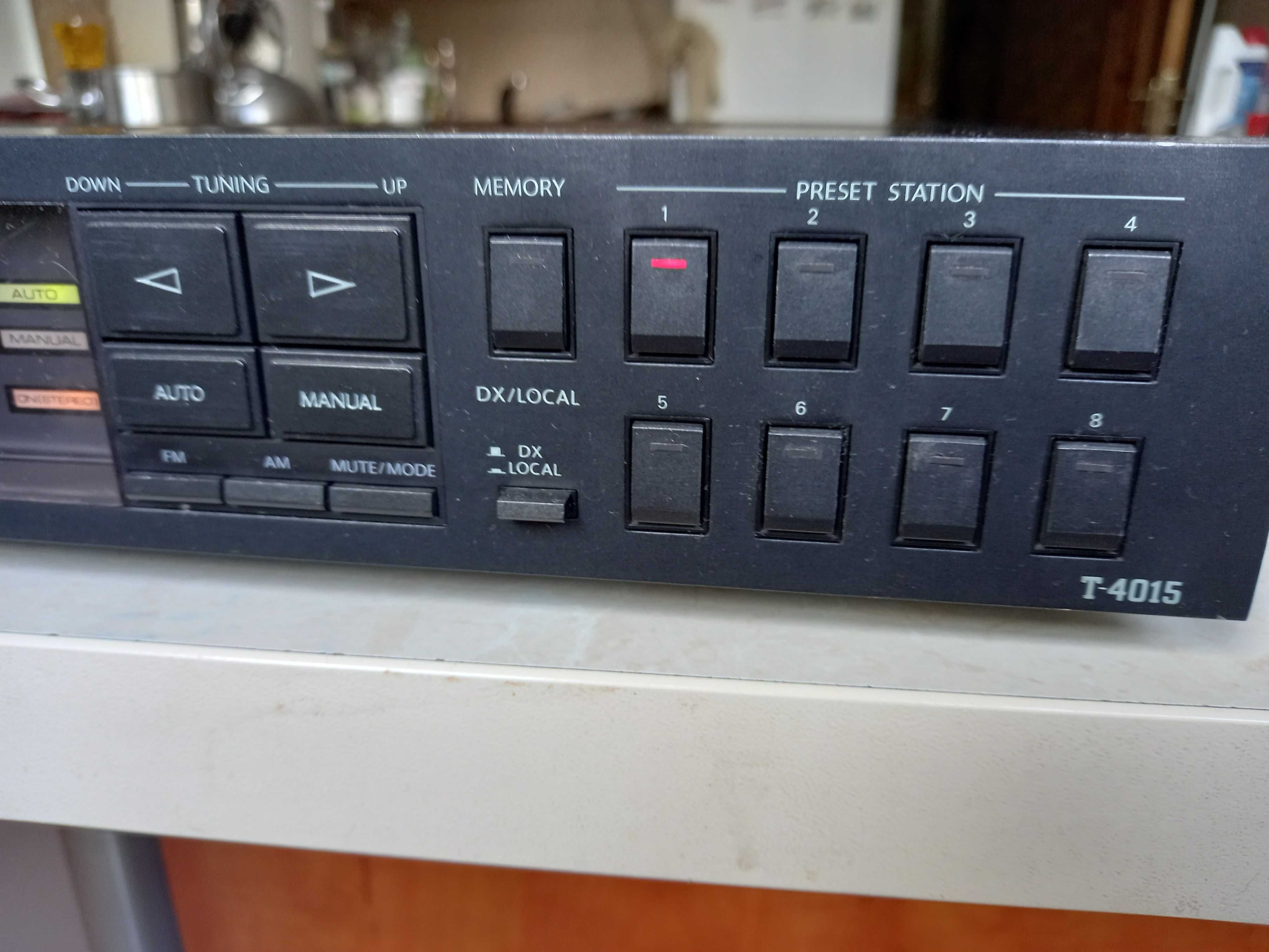 FM/AM тюнер ONKYO Integra T-4015