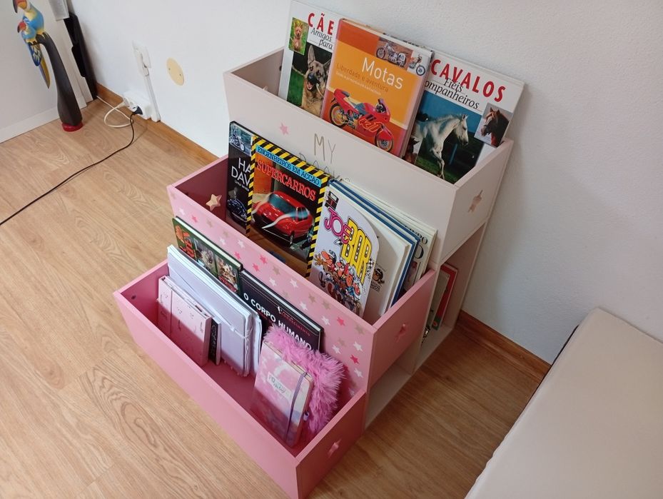 Estante de Livros Infantil