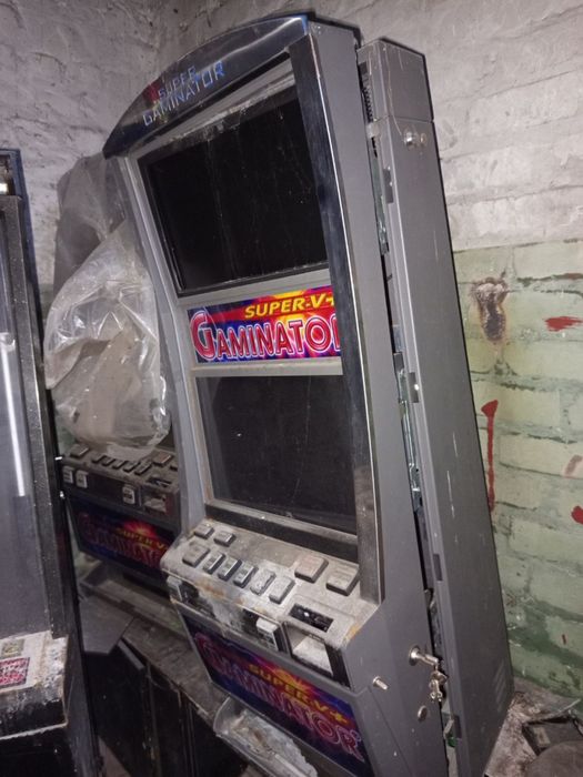 Ігрові автоати , плати, тумби, кресла