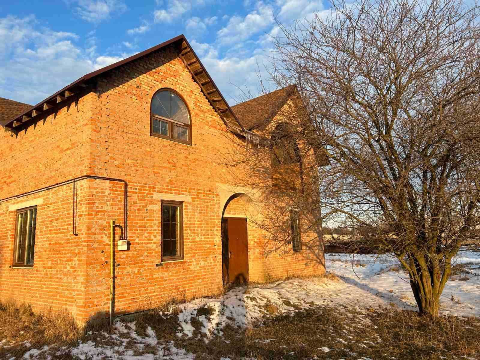 Без % продам дом в с. Грузское (50 км от Киева) на участке 14.39 соток