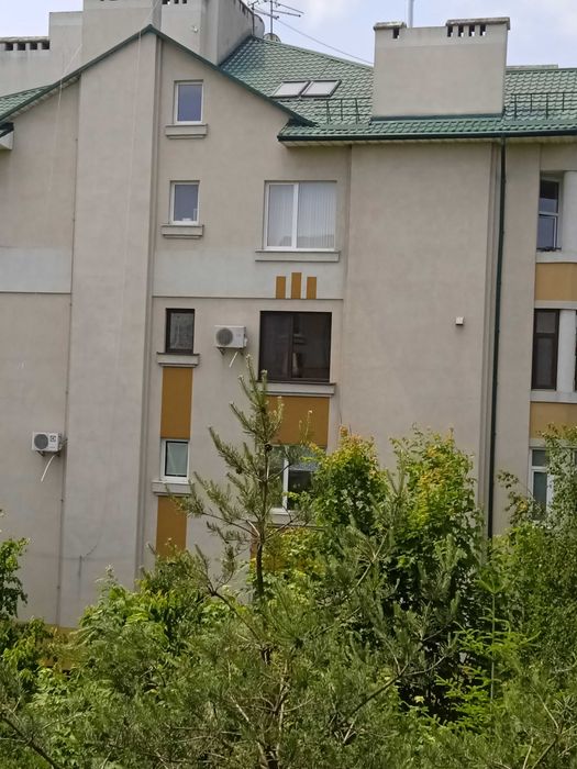 Продам 3-кімн.новобудову в ЖК Київській 108 м.кв., э гараж 24,5 м.кв.