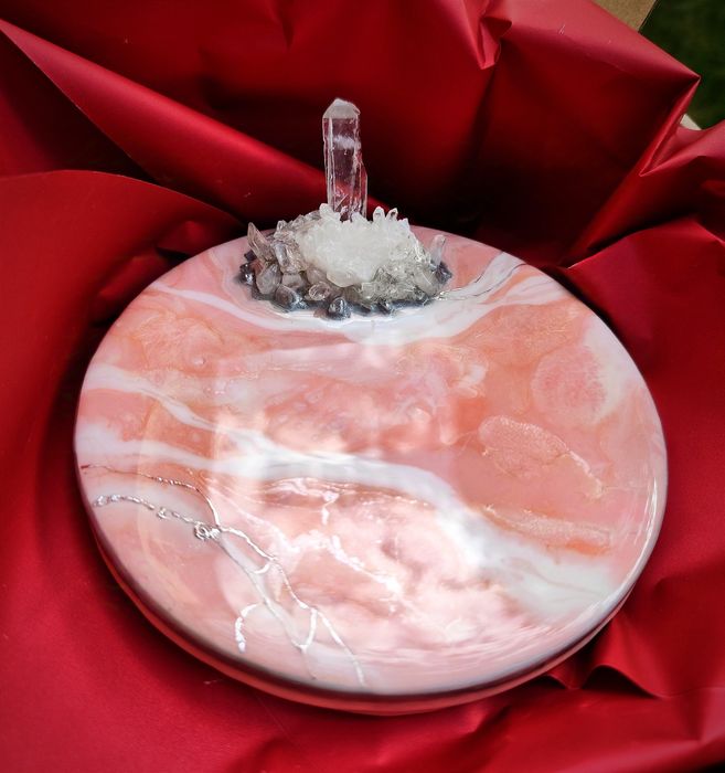 Taca podstawka podkładka z kryształami górskimi