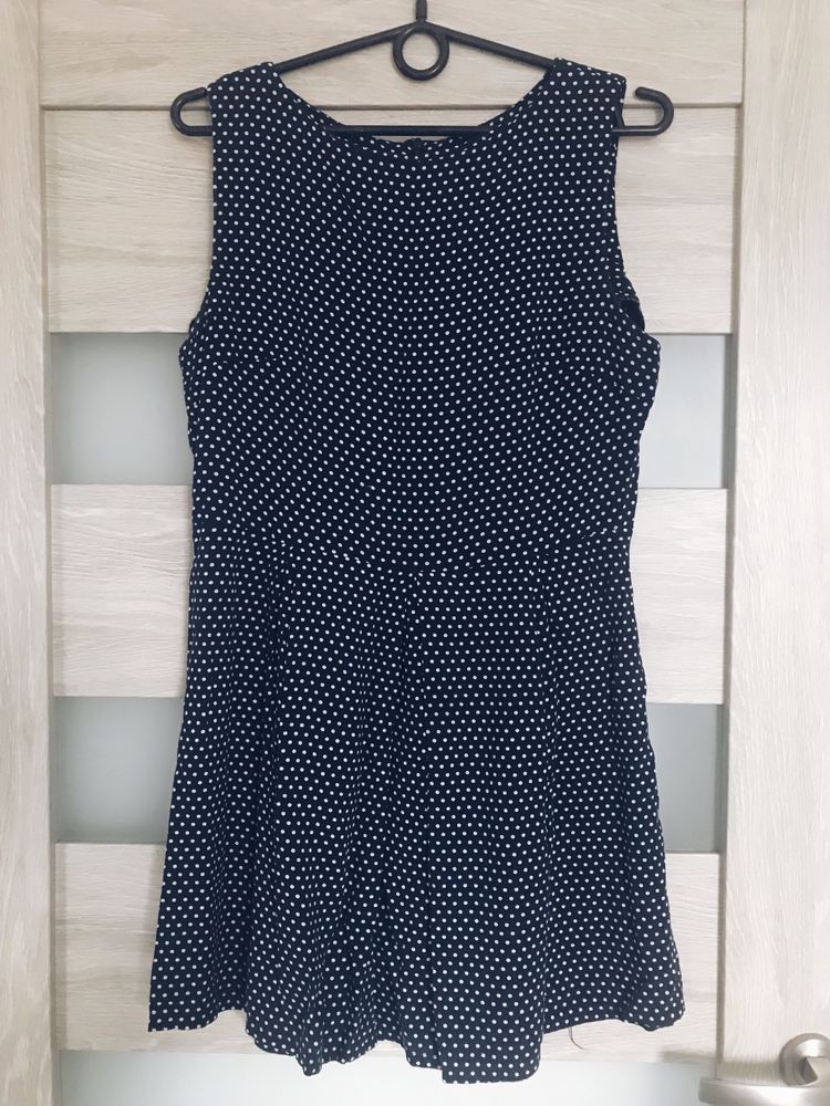 Granatowa sukienka w groszki Armani Exchange