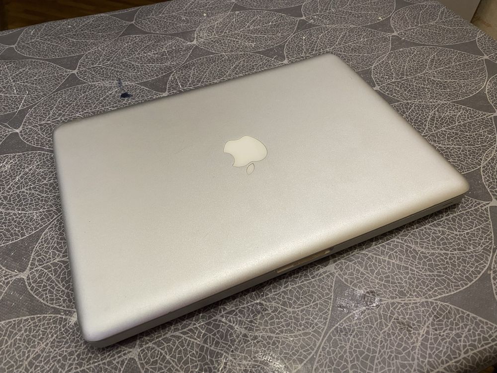 MacBook Pro в гарному стані, але не включається