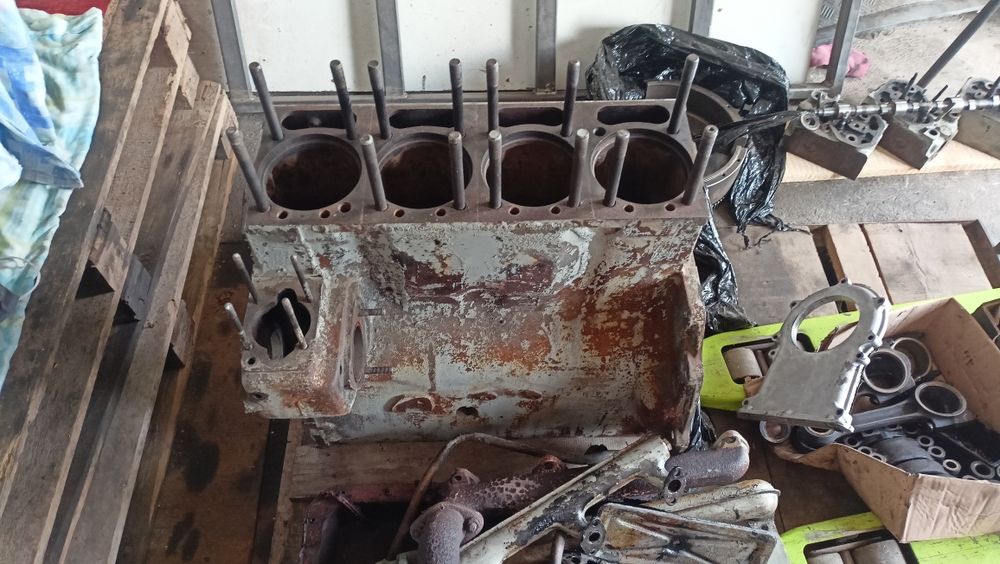 Silnik c360, części, blok