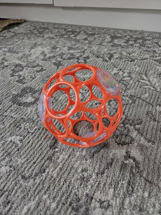 Piłeczka oball, grzechotka