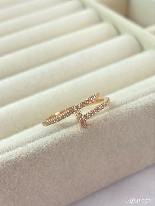 Продам срібну каблучку