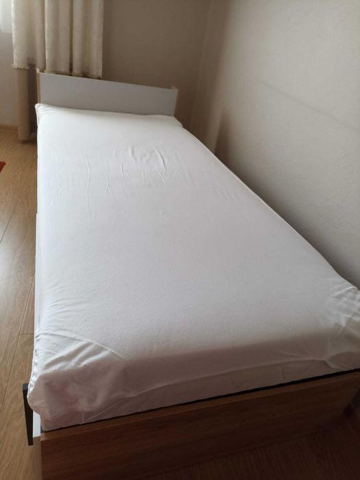 Łóżko ze stelażem 218x90