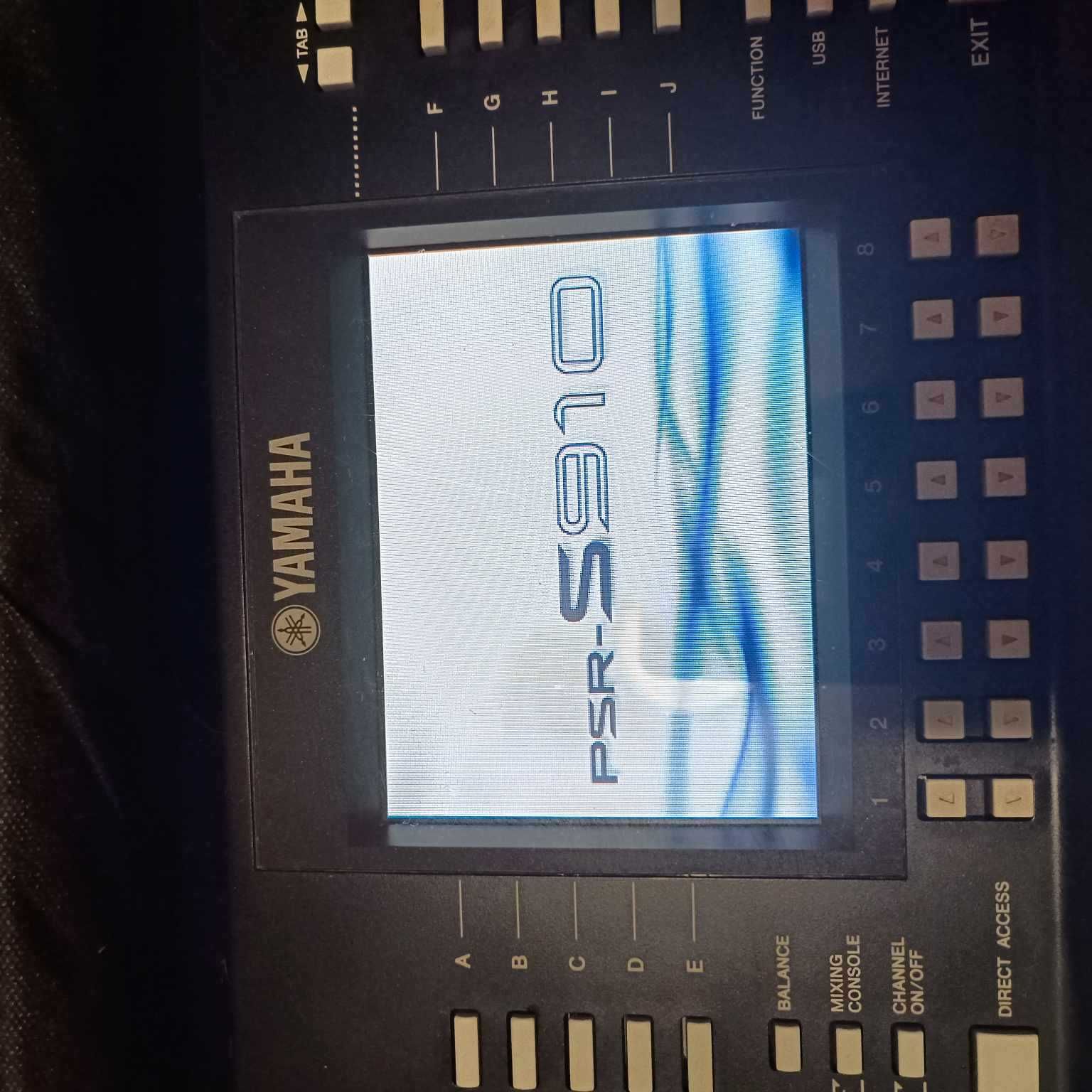 Yamaha PSR - S910