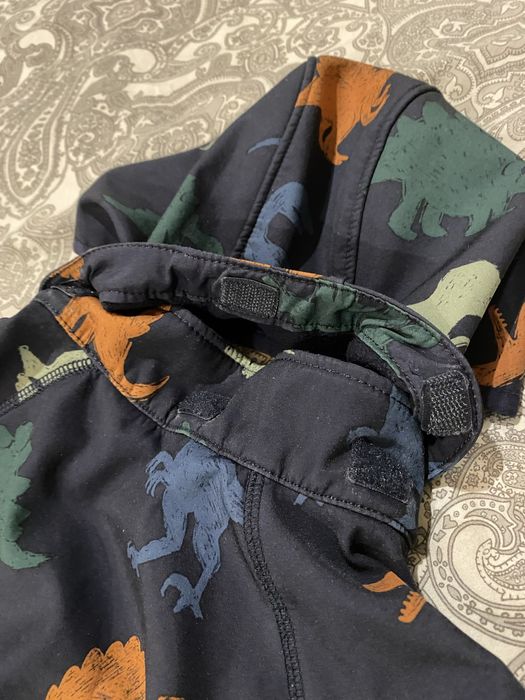 H&M 98 kurtka przeciwdeszczowa softshell dinozaury wodoodporna