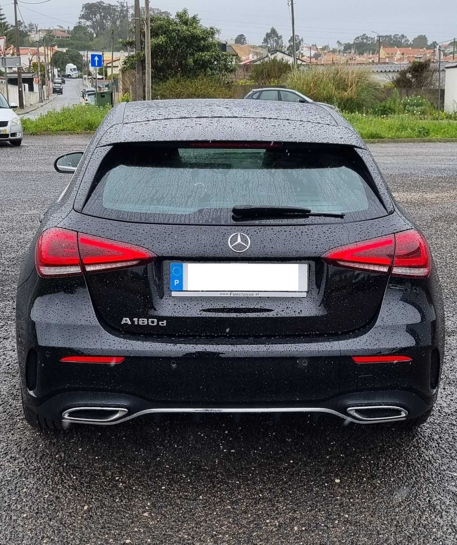 Mercedes-Benz A180d APENAS 9380km