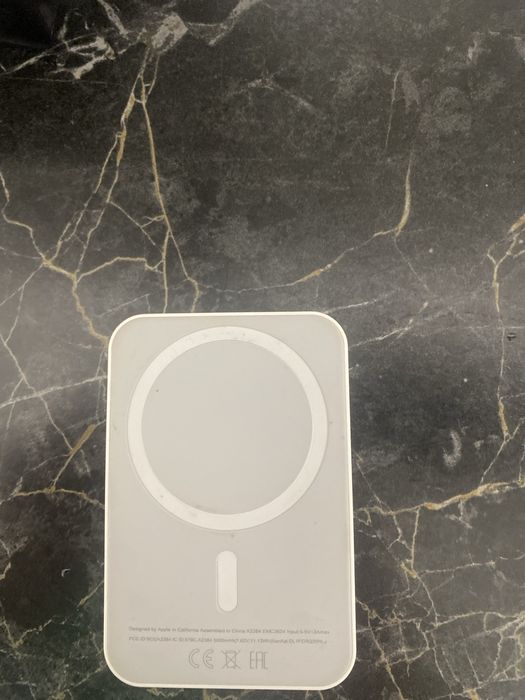 Повербанк для айфона