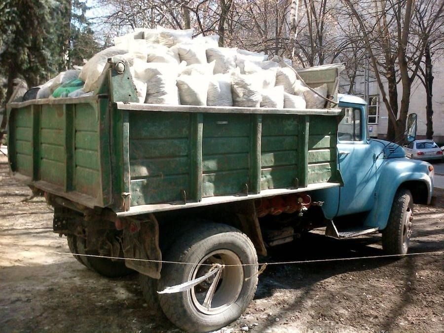 Вывоз строительного и бытового мусора,вывоз земли, вывоз веток, ЗИЛ