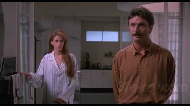 DORMINDO COM O INIMIGO (Julia Roberts/Patrick Bergin) Um Thriller real