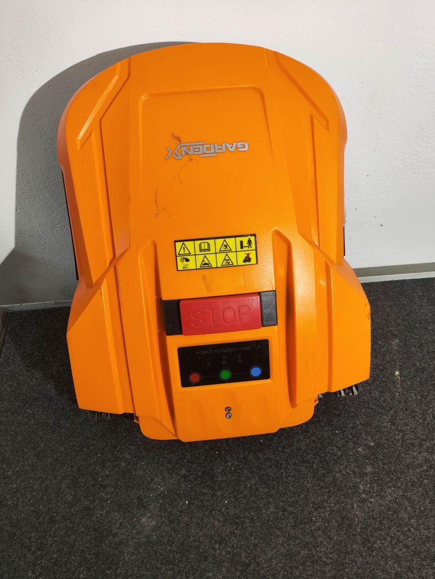 Robot kosiarka koszący Gardenx H750

Sprzedaję robo