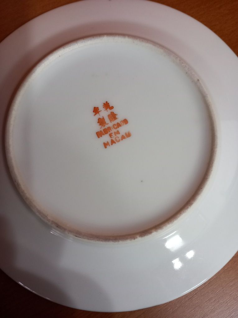 Prato de porcelana chinesa