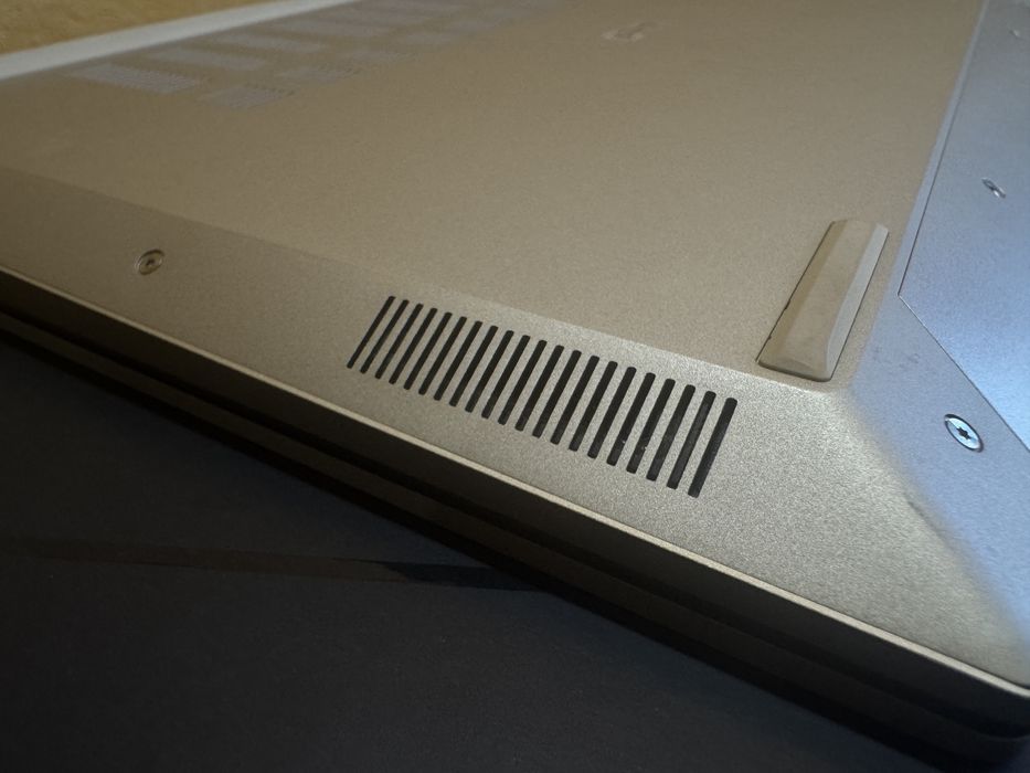 Продам мощный игровой ноутбук asus intel core I9 озу 32gb ssd 1 tb