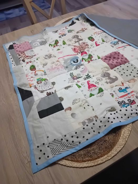 Recznie robiony kocyk dla dziecka