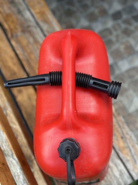 Каністра пластикова 20л.