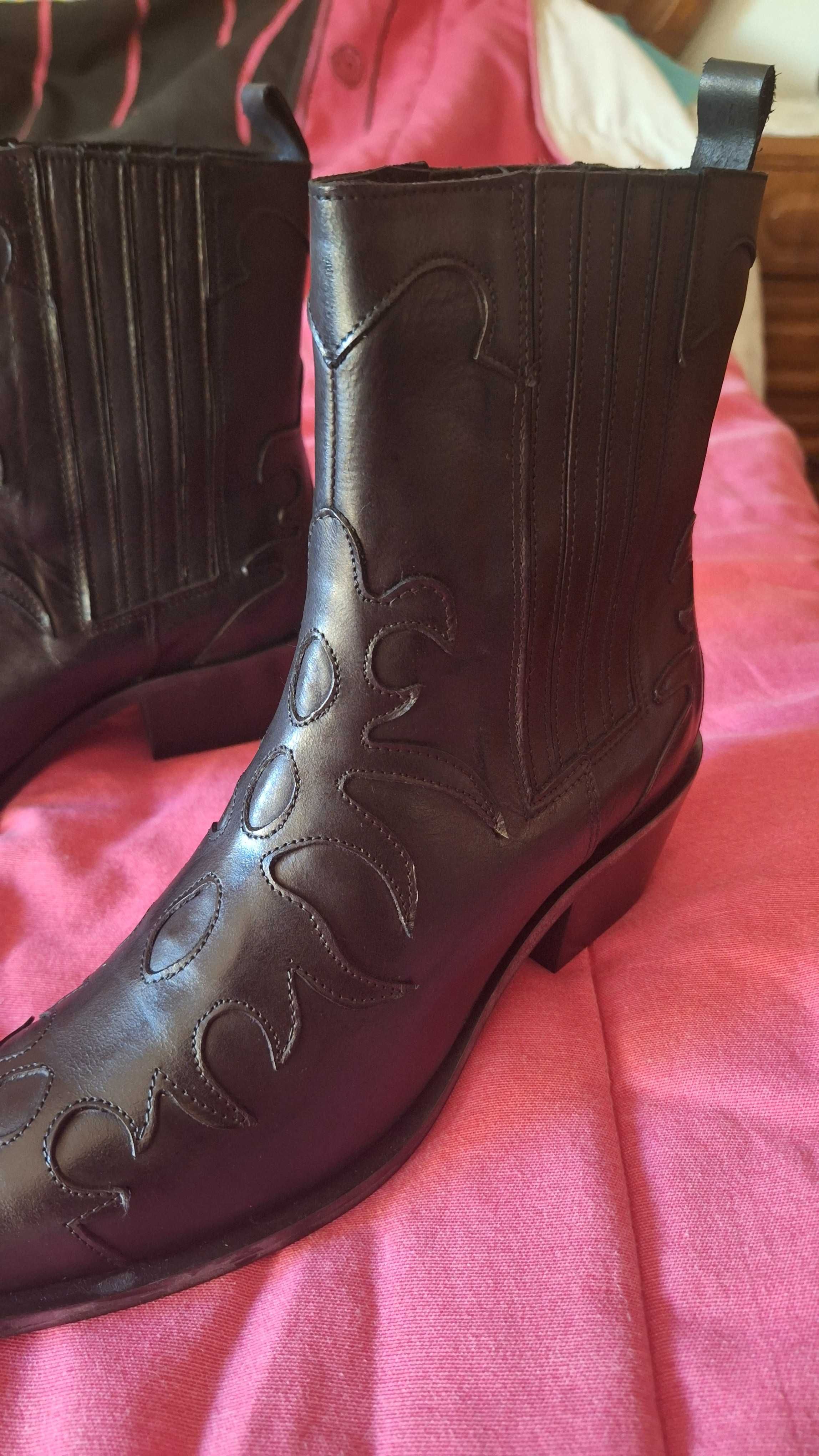 Botas Texanas em Pele Novas