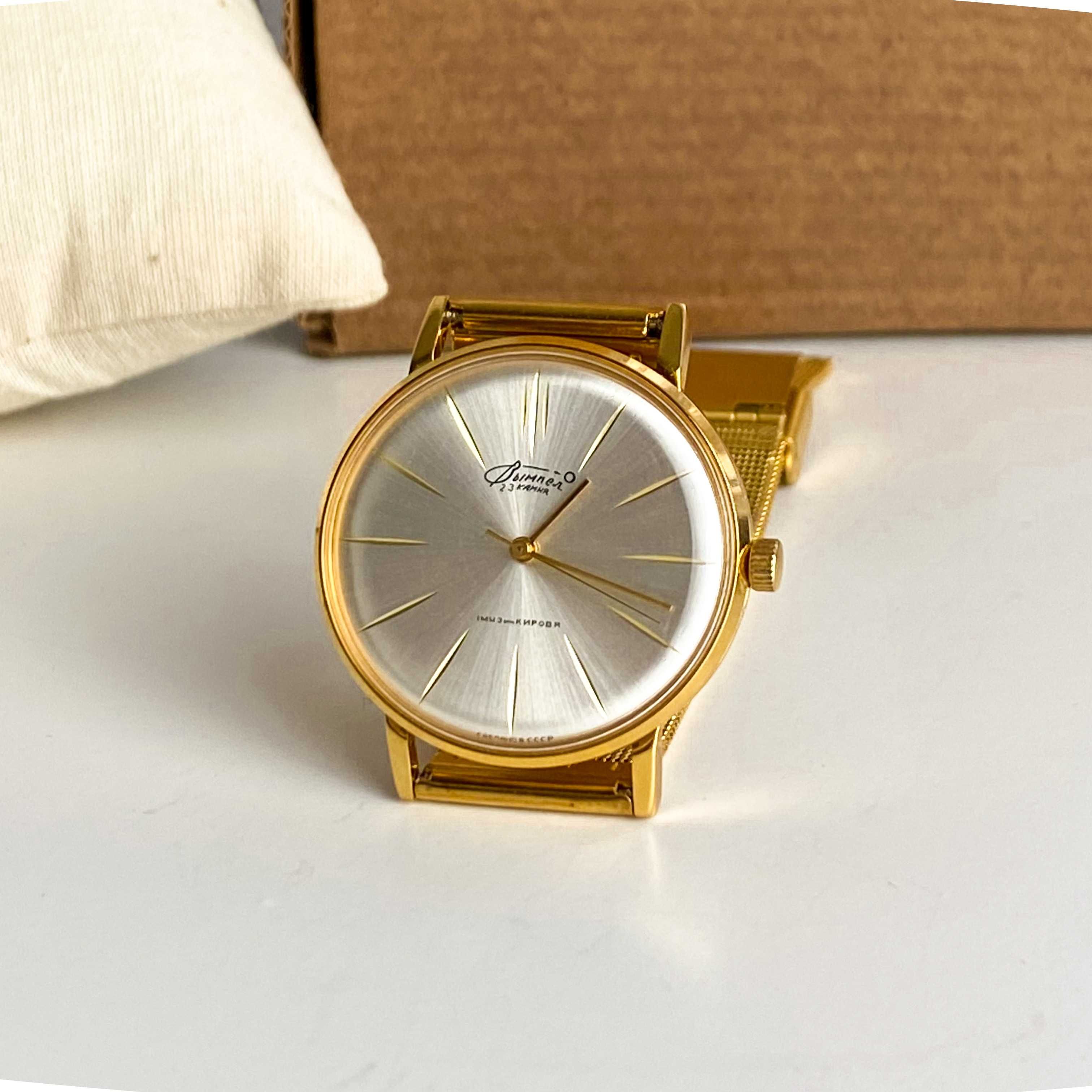 Cienki garniturowy zegarek klasyczny Poljot, zegarek w złotym kolorze