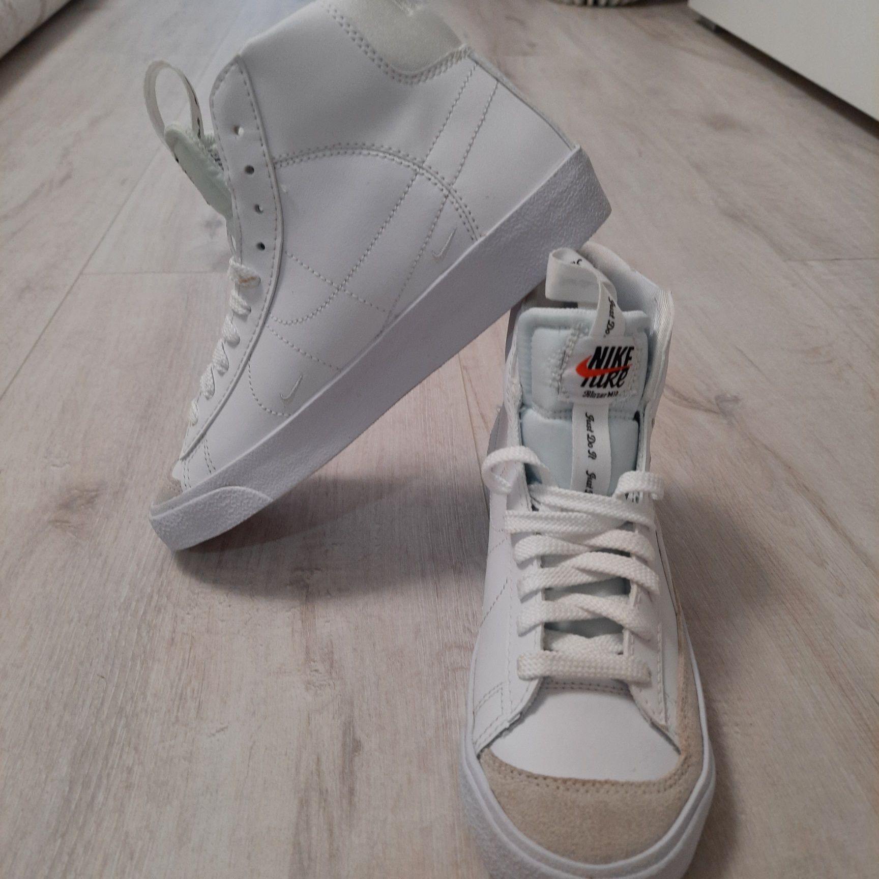 Оригінальні жіночі кеди Nike Blazer Mid 77 Se D (Gs) (DH8640-102)