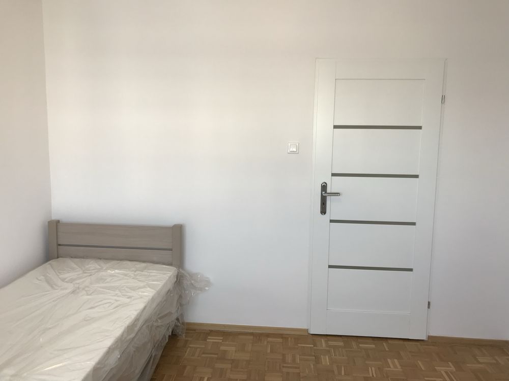 Pokój (20m2) z balkonem w dwupokojowym mieszkaniu!
