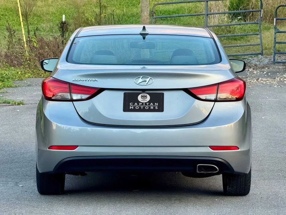 Hyundai Elantra      2014