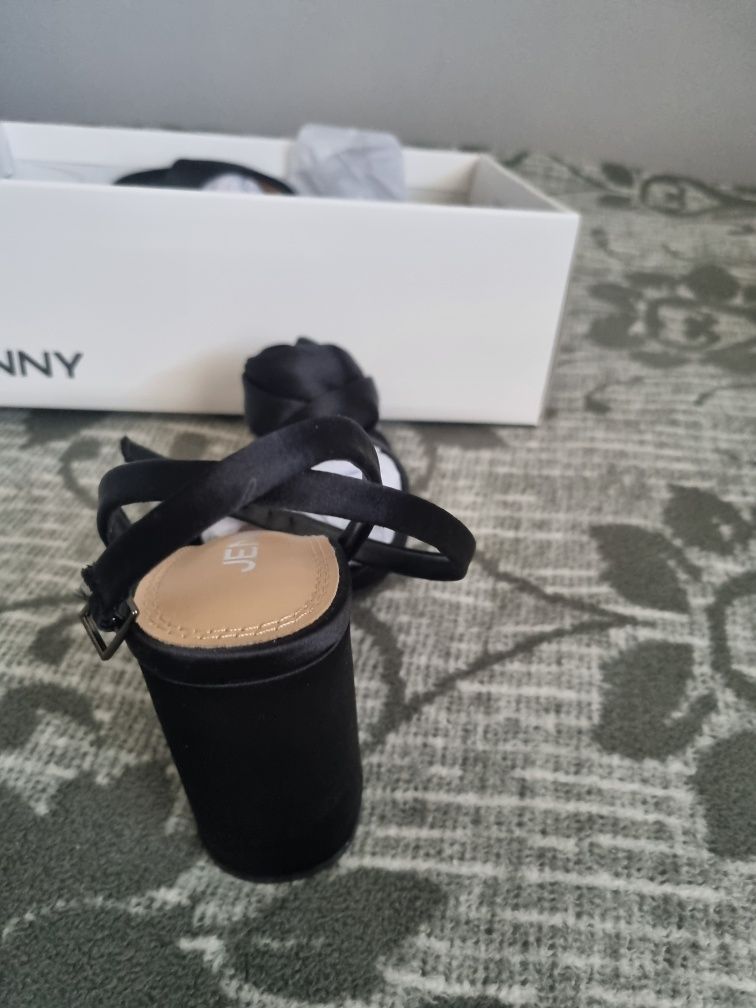 Jenny - sandały na słupku roz. 36
