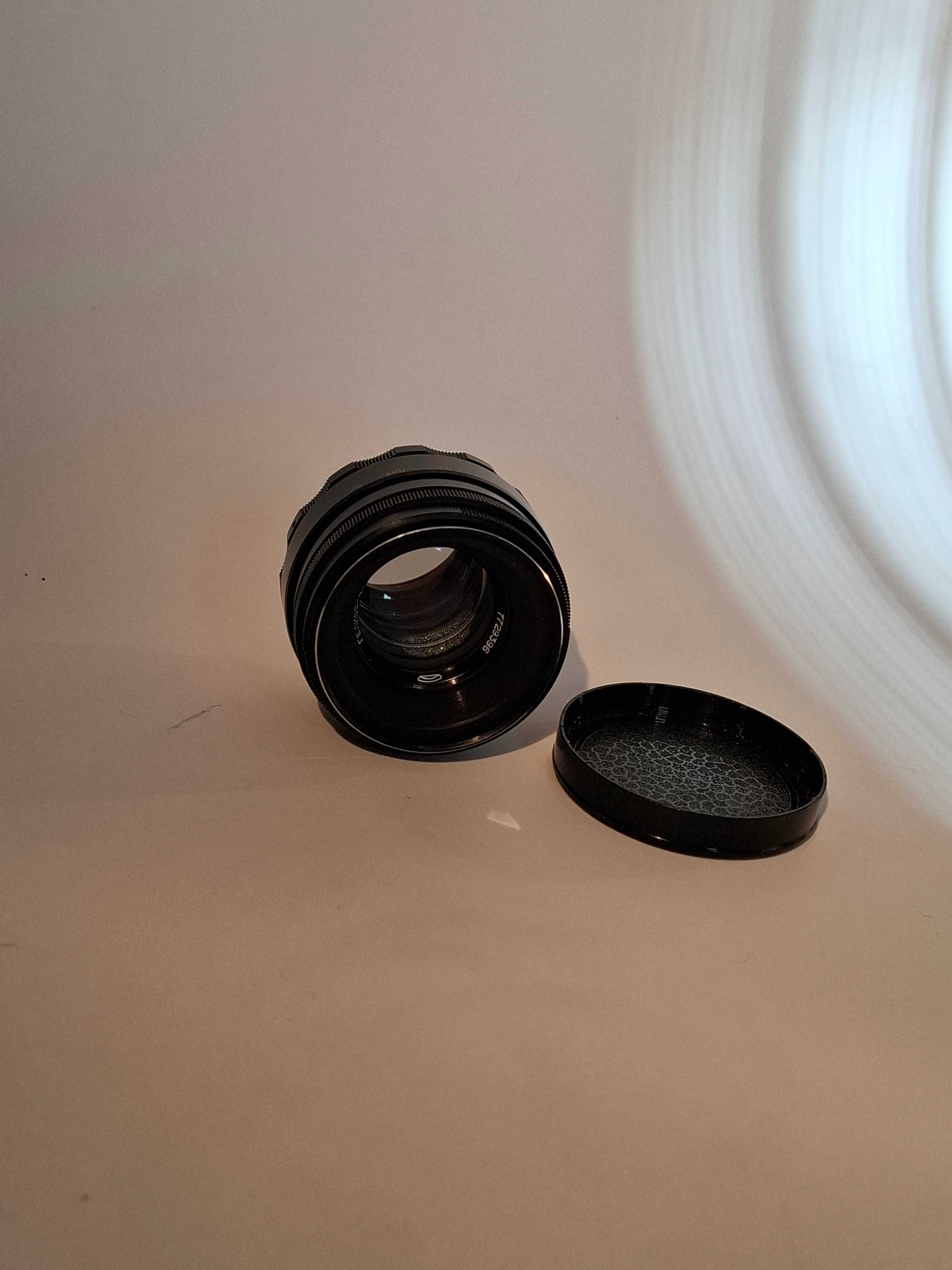 Zenit E +  Jupiter 37A + Helios 44-2 + filtr + osłona + lampa błyskowa