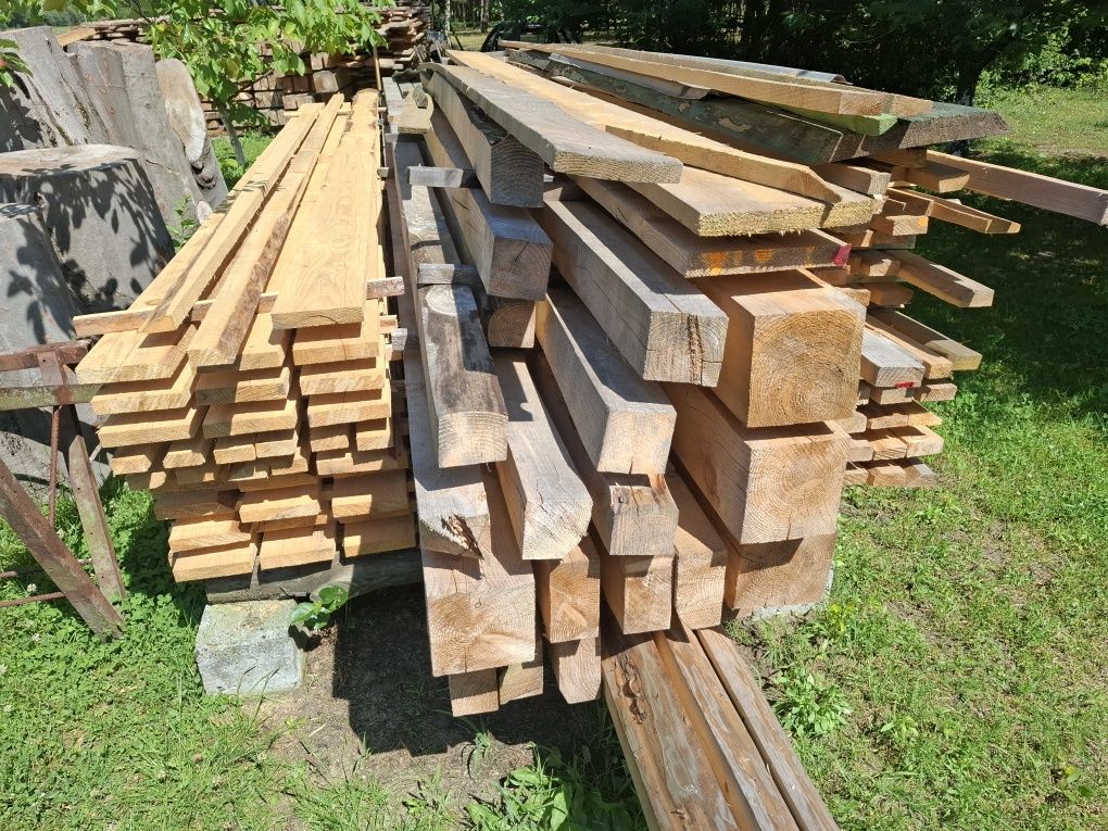 Łaty jodłowe 32x70, kantówka 16x16,  krokwie 16x8 oraz deski podrynnow