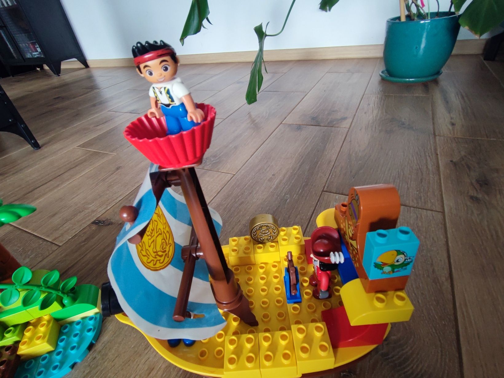 Lego Duplo Statek piracki plus dodatkowe elementy
